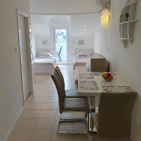 Apartament Marija *